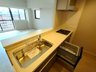 ガーデンプラザ新検見川20番館 当社グループ会社保有住戸 対面式のシステムキッチンも新規交換済です。浄水器、食洗器も完備しております。