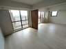 ガーデンプラザ新検見川20番館 当社グループ会社保有住戸 リビング横の居室はすっきりとした形で使い勝手も良さそうです。