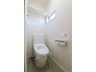 七栄 2810万円 2階トイレ。トイレはLIXIL・ベーシアシャワートイレのホワイト色を使用しています。