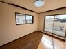烏山５（荒川沖駅） 1298万円 室内（2024年2月）撮影 二階居室 窓からも明るい陽射しが注ぎ込み、部屋中を照らしてくれます。