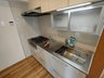 ニックハイム鶴見第６　当社のグループ会社保有住戸 システムキッチンも非常に綺麗になっております。浄水器完備。