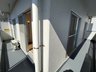 ニックハイム鶴見第６　当社のグループ会社保有住戸 角部屋なので、バルコニーはＬ字型の２方向採光となっております。