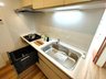 東四ツ木グリーンハイツ　当社のグループ会社保有住戸 独立したキッチンスペース。システムキッチンも丸ごと交換しております。食洗器も完備しました。
