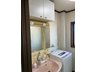 大字北川崎 3500万円 窓のある明るい洗面所で毎日の身支度も気持ち良い時間に