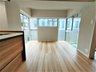 世田谷代田サンライズマンション　当社グループ会社保有物件 窓の多い明るいお部屋です。
