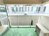 世田谷代田サンライズマンション　当社グループ会社保有物件 奥行きのあるバルコニーは、陽の差し込む空間で大通りとは面していません。お洗濯物も良く乾きそうです。