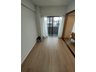 ライオンズマンション竹の塚第６ リビング横の居室は約５．３帖。すっきりとした形で、無駄なく使えるお部屋です。