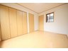 東尾久２（赤土小学校前駅） 3180万円 ■２階の洋室６帖、全室収納付きです。