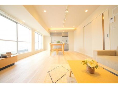 タカシマ志村マンション ■最上階１３階部分の南東×南西の角住戸で陽当り・眺望良好 ■専有面積：６９．６１平米の３ＬＤＫのファミリータイプ