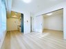 プリミテージュ新横浜 リビングの隣には約4.4帖の洋室が。間仕切りを開けると広々とお使いいただけます。