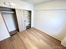 西高島平スカイハイツ 居室のクローゼット，リビング物入など「使うところにしまえる」を設計：洋室約5.2帖