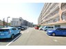 西高島平スカイハイツ 出入りがしやすい平面駐車場。