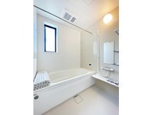 大字瓦葺（東大宮駅） 4998万円 一日の疲れを癒すバスルームは浴室乾燥機付きでいつでも快適バスタイム