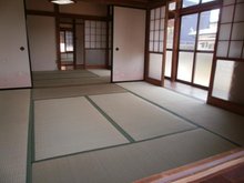 川尻町２ 1180万円 ８畳と６畳の和室続間、１階の和室３部屋にはすべて広縁が付いています！