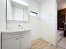 河原塚（新八柱駅） 3199万円～3599万円 窓のある明るい洗面所で毎日の身支度も気持ち良くお使い頂けます。