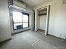 ライオンズマンション蓮田 住空間を広く利用ができる2カ所の収納スペース：洋室約5.0帖