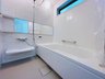白根３（鶴ケ峰駅） 5080万円 毎日の疲れを癒すバスルームはもちろん追い焚き機能ございます。浴室換気乾燥機も装備しています♪