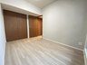 コスモ川口中青木公園 約5.9帖の洋室！ゆとりあるお部屋にどのように家具を配置しようか想像が膨らみますね。