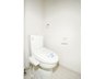 芝富士２ 5598万円 白を基調とした清潔感のあるトイレ