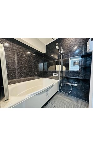 新山下ベイシティ６号棟 バスルームは、心からゆったりと寛いでいただけるよう、ゆとりのスペースを確保してます。浴室乾燥機も標準装備のため、室内干しも簡単ですね。