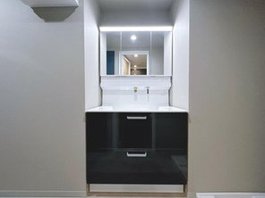 新山下ベイシティ６号棟 デザイン性と機能性を兼ね備えた洗面台。収納もございますので、散らかりがちな洗面台を綺麗に保つことが出来ます。