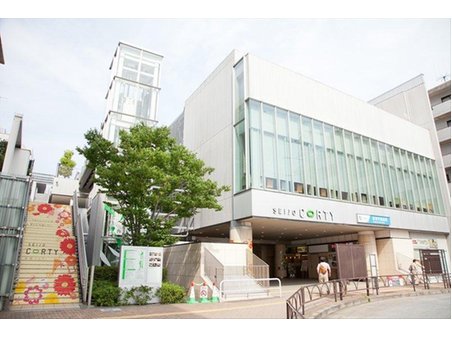 成城８（成城学園前駅） 2億3000万円 『成城コルティ』は成城学園前駅ビルのショッピングセンターです。ショッピングからレストラン＆カフェなど充実しています。お仕事帰りのお買い物に困りません!