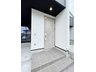 本町西１（与野本町駅） 4980万円 スッキリシンプルなデザインの玄関ドア