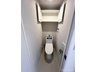 志木ハイデンス 快適な温水洗浄機能付。トイレ周りで利用する小物の収納に嬉しい収納棚付。