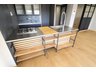 ソルシェ川崎 室内（2023年11月）撮影 キッチントップはステンレスバイブレーション仕上げ。プロ仕様のキッチンのようです。