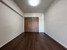 パシフィックパレス武蔵浦和 約5.2帖の洋室！ゆとりあるお部屋にどのように家具を配置しようか想像が膨らみますね。