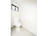 上青木２（鳩ヶ谷駅） 3999万円～4059万円 小窓が付いて風通しの良いトイレ