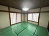 真壁町亀熊（新治駅） 1598万円 室内（2023年8月）撮影 １階８帖洋室の６帖和室続き間。