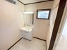 幸町１（朝霞駅） 4780万円 玄関近くに配置された洗面室は帰宅後の手洗いにも便利です。