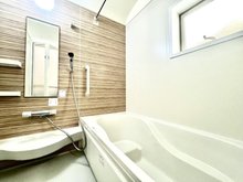 大字三室 2900万円 一日の疲れを癒すバスルームは浴室乾燥機付きでいつでも快適バスタイム