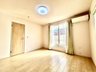 大字三室 2900万円 バルコニーに面しているので明るく快適なプライベートルーム