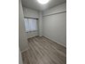 ロータリーパレス千住関屋 当社グループ会社保有住戸 一番狭い４．７帖のお部屋でこんな感じです。普通に使える広さです。