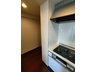ライディアヒル横濱妙蓮寺　当社グループ会社保有住戸 キッチンの奥にはパントリースペースもあり、冷蔵庫や食器棚など置き場所に困りません。