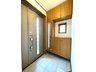 緑ヶ丘１（羽村駅） 2780万円 親子ドアタイプの玄関ドア（2023年10月）撮影