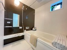 西新井本町４（大師前駅） 4898万円 一日の疲れを癒すバスルームは浴室乾燥機付きでいつでも快適バスタイム