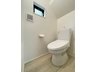 西新井本町４（大師前駅） 4898万円 トイレ小窓が付いて風通しの良いトイレ