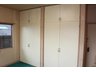 南横川 680万円 収納たっぷりの物入付の洋室