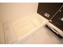 馬橋（馬橋駅） 4499万円 現地室内（2024年1月）撮影 ☆温度変化によって急激な血圧変動が起き、ときに命に関わることもあるヒートショック。暖房機能を使って浴室を温めることで、ヒートショックのリスクを軽減できると言われています。
