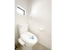 大字大谷（七里駅） 2948万円～2998万円 小窓が付いて風通しの良いトイレ