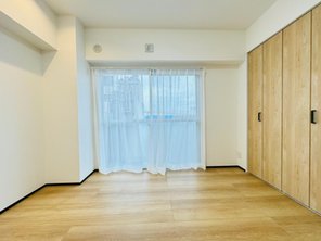 ライオンズマンション西横浜第２ 家具なども配置しやすい長方形の洋室♪