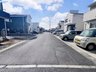 大字神戸 3780万円 圧迫感のないゆとりの6ｍ道路に面していて駐車時もスムーズ