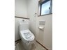 北野２（上福岡駅） 3350万円 いつも快適・清潔な温水洗浄機能付トイレ。空気の入れ替えにも便利な小窓付。