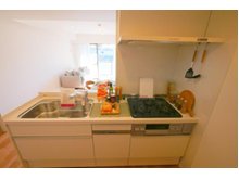 クレスト見晴坂 ■家事負担の軽減ができるビルトイン食洗機付きシステムキッチン