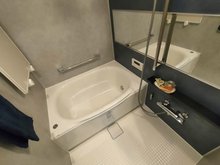 ローヤルシティ草加松原弐番館 お風呂もユニットごと交換しております。追い炊き機能、浴室乾燥機完備。