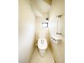 大字三室 3180万円 小窓が付いて風通しの良いトイレ