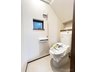 野火止８（新座駅） 3890万円 家族だけでなく，お客様が利用をする機会もある1階のトイレには安全性に配慮して手摺が標準装備。